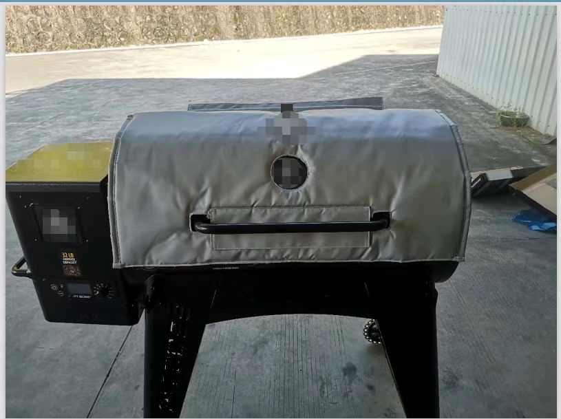 Grill insulation blanket